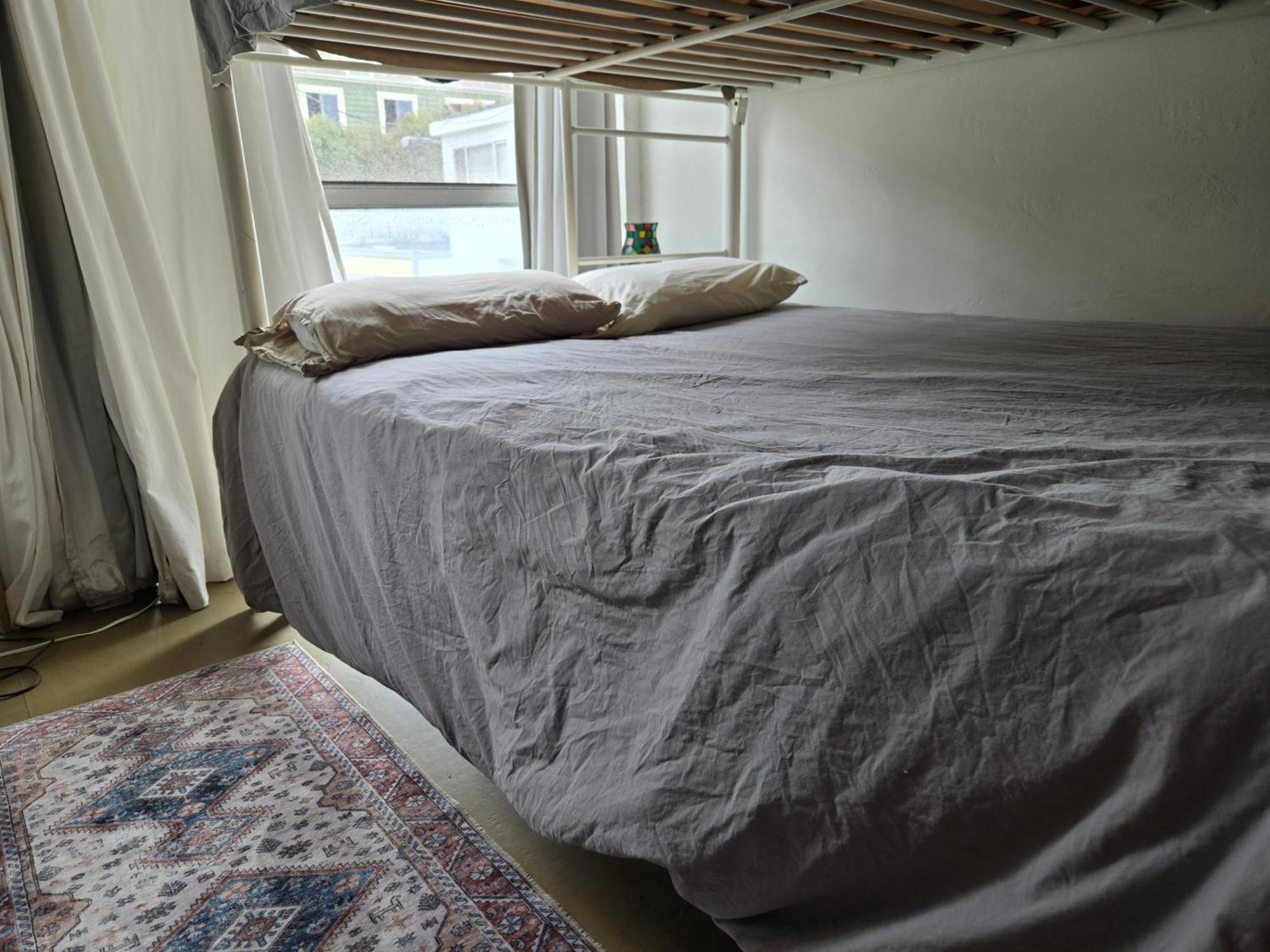 Ocean Front Vortex Female Hostel Private Rooms Free Bikes - Los Angeles, Los Angeles
